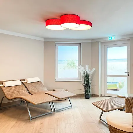 Baltischer Hof 24 *