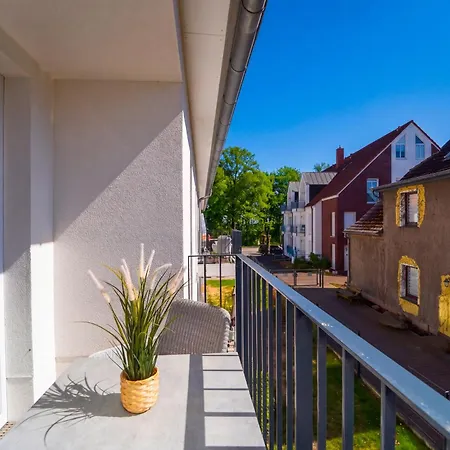 Baltischer Hof 24 *